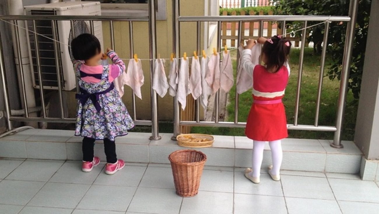 Dressing frames
